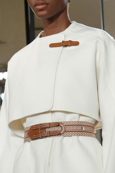 Trenchcoat Outfit, White Outfit, 2018 Fashion, Minimal Chic, Women's Wear, Mode Inspo, Fashion 2018, Looks Vintage