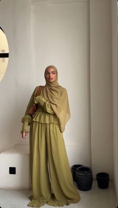 Boho Hijab Outfit, Modest Two Piece Outfits, Hijabi Soiree, Hijabi Styles, Modest Outfits Muslim, Outfits Muslim, Modest Casual Outfits, Color Blocking Outfits