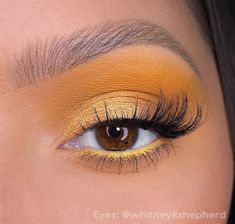 Yellow Makeup Looks, Yellow Eyeshadow Looks, Quince Makeup, Quinceanera Makeup, Yellow Makeup, Yellow Eyeshadow, Eyeliner Waterproof, Prom Makeup Looks