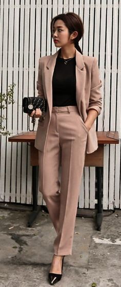 Summer Business Attire, Professional Work Outfit, Business Attire Women, Business Outfits Women, Summer Work Outfits, Professional Attire, Business Outfit, Winter Trends, Casual Work Outfits