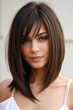 Haircut For Small Face, Quick Simple Hairstyles, Long Bob Haircuts With Bangs, Sleek Lob, Long Bob Cut, Tapered Haircut For Women, 50s Hairstyles, Simple Hairstyles, Silver Strand