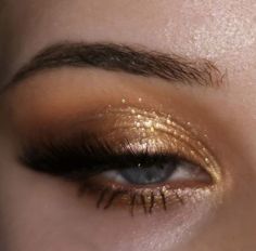 Mama Morton, Matte Make Up, Glitter Eye Makeup, Stunning Makeup, Gold Makeup