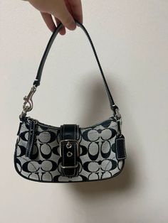 Coach Bag Aesthetic, Fashion Student, My Style Bags, Girly Bags, Vintage Coach Bags, Fancy Bags, Pretty Bags