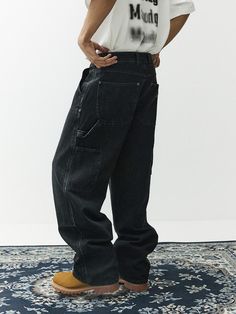 This is a casual and comfortable carpenter pants that is made out of sturdy cotton 100% fabric. With carpenter panel and trendy wide silhouette, it can be easily styled for your daily outfit.- Stone washed fabric- Fade washed detail- Trendy wide silhouette Gray Cotton Utility Cargo Jeans, Gray Utility Cargo Jeans For Streetwear, Gray Utility Cotton Jeans, Gray Relaxed Fit Cargo Jeans, Wide Jeans Men, Double Knee Pants Outfit Men, Carpenter Pants Outfit, Dark Denim Pants, Black Pants Outfit