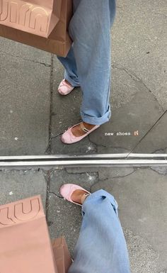 masonglesby Pink Satin Ballet Flats Outfit, Miu Miu Shoes Aesthetic, Ballet Slippers Outfit, Cute Ballet Flats, Miu Miu Ballet Flats Outfits, Balerinas Shoes Outfits, Ballet Pumps Outfit, Pink Ballet Flats Outfit, Pink Flats Outfit