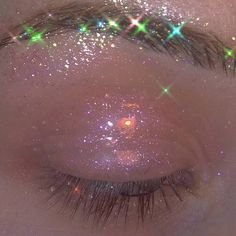 #looks #beauty #fashion #diy #makeup #tutorial Make Carnaval, Foundation Routine, Pastel Grunge, Eye Makeup Art, Glitter Eyes, Make Up Looks, Glitter Makeup, Makeup Goals