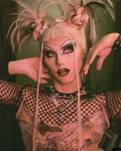 sugar and spice coyle twins drag queen alt emo egirl alternative punk goth y2k fashion wig ig instagram Arsenic Aesthetic, Y2k Drag Makeup, Alternative Drag Makeup, Ashnikko Makeup, Spice Drag Queen, Sugar And Spice Drag Queens, Coyle Twins, Horror Drag, Drag Aesthetic