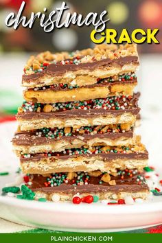 Christmas Crack Recipe - Saltine Cracker Candy - the ultimate holiday treat! Layers of buttery toffee, rich chocolate, and crunchy cracker, all topped with a toffee bites and Christmas sprinkles. Easy to make and impossible to resist, Christmas crack is perfect for holiday gatherings, gift-giving, or just indulging on cozy nights in. Caramel Recipe Easy, Saltine Cracker Toffee, Saltine Cracker, Christmas Candy Easy, Easy Candy Recipes, Homemade Toffee, Easy Candy, Cracker Toffee, Toffee Recipe