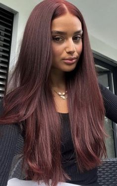 Red Hair On Brown Skin, Brown Hair Inspiration, Red Hair Looks, Maroon Hair, Red Hair Inspiration