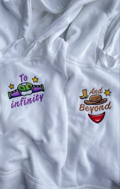 Disney Hoodies Embroidery, Bff Matching Hoodies, Matching Disney Outfits, Hoodies Disney, Embroidery Business, Matching Hoodies For Couples, Embroidery Shirts, Disney Themed Outfits, Hoodie Diy