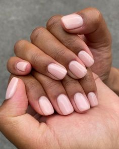 Light Pink Nails Dark Skin, Short Manicured Nails Natural, Layered Nail Polish, Wedding Nails Dark Skin, Short Gel Nails Black Women, Short Natural Nails Manicures, Short Nails Dark Skin, Clean Girl Nails Short, Short Manicured Nails Gel