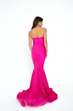 Style 6028H by Atria A classic fitted strapless silhouette made in Lux stretch jersey. Shown in Des Fuchsia *****Please allow 2-4 weeks for delivery. Contact us for rush shipping availability. Please contact us for additional color options. Bodycon Gown, Mia Bella, Strapless Prom Dress, Custom Gown, Full Length Gowns, Prom Designs, Designer Prom Dresses, Prom Girl, Mermaid Gown