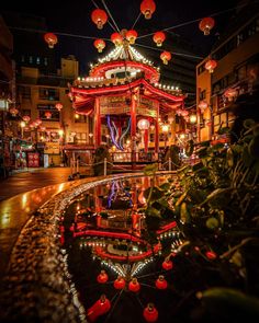 Kobe Japan Aesthetic, Kobe Photos, Chinatown Aesthetic, Peking Duck Pancakes, Duck Pancakes, Chinese Restaurants, New York Wallpaper, Kobe Japan, Peking Duck