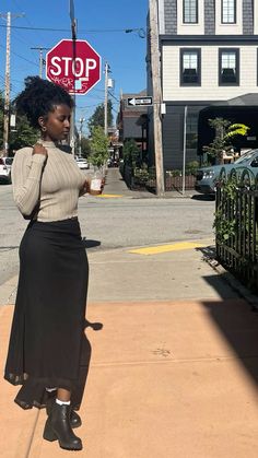 @lwameyy Modest Black Women, Black Jean Skirt Outfit, Earthy Outfits Aesthetic, Modest Girly Outfits, Black Jean Skirt, Jean Skirt Outfits, Brown Skirts, Dinner Outfits