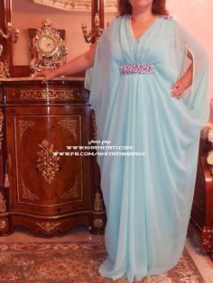 . Pakistani Kaftan Designs, Pakistani Kaftan, Caftan Dress Kaftan, Desinger Dresses, Cotton Frocks For Kids, Cotton Blouse Design, African Fabric Dress, Kaftan Designs, Mother Of Bride Outfits