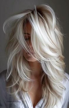 Perfect Blonde Hair, Icy Blonde Hair, Blonde Hair Inspiration, Blonde Hair With Highlights, Haircuts For Medium Hair, Platinum Blonde Hair, Long Blonde, Hairdo For Long Hair, Haircuts For Long Hair