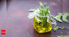 Rosemary For Hair, Olive Oil Hair, Rosemary Oil For Hair, How To Grow Natural Hair, Male Pattern Baldness, Rosemary Oil, Oil Treatments, Essential Oils Rosemary