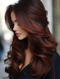 Level 5 Red Brown Hair, Good Hair Colors For Brown Hair, Brown Hair With Highlights Winter, Brunette Cowboy Copper, Chocolate Auburn Balayage, Elegant Hair Color Classy, Dark Auburn Copper Hair, Mahagony Copper Hair, Chocolate Brown With Red Undertones