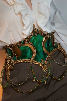 handmade 'crystal' corset by joyce spakman/ candy makeup artist  #corset #crystals #fashion #baroque #couture #art #handmade #waspie #emerald Creative Corset Designs, Corset With Beads, High Fashion Cowgirl, Gold Corset Outfit, Marble Corset, Baroque Aesthetic Fashion, Resin Corset, Whimsical Corset, Clear Corset