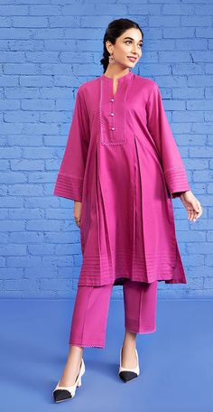 Designing Ideas, Designer Kurti Patterns, Trendy Shirt Designs, Pakistani Fashion Casual, Kurta Neck Design, Girls Frock Design