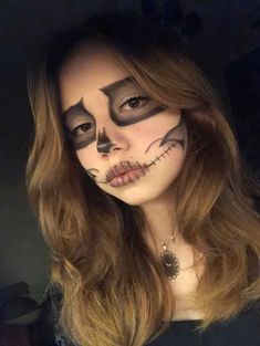 Halloween Characters Makeup, Halloween Makeup 2024, Makijaż Sugar Skull, Sugar Skull Halloween Makeup, Calavera Makeup, Halloween Lip Makeup, Lip Makeup Ideas, Halloween Makeup Costume