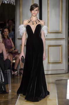 Armani Couture, Giorgio Armani Designer, Giorgio Armani Dress, Armani Dresses, Armani Fashion, Armani Dress, Collection Couture, Valentino Couture, Armani Prive