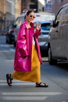 Fashion Week Spring Summer 2023, Maximalist Outfits, Colorful Street Style, Color Blocking Outfits, Kylie Jenner Style, Street Style Edgy, Model Streetstyle