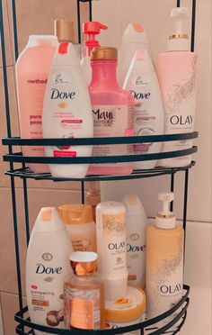 Shower Care Aesthetic, Selfcare Products Aesthetic, Shower Aesthetic Products, Shower Products Routine, Organizing Ideas For Bathrooms, Shower Scent Combos, Shower Products Aesthetic, Aesthetic Shower Products, Body Hygiene Products