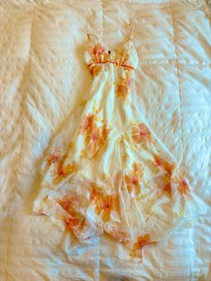 Summer Sundress Aesthetic, Sun Dress Aesthetic, Sun Dresses Aesthetic, Dress Aesthetic Vintage, Sundress Aesthetic, Summer Silk Dress, Recycled Outfit, Sundress Vintage