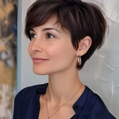 28. Classic Brunette Long Pixie Cut - Long Pixie Cut for Trendy Hairstyle Long Pixie Cut With Bangs, Short Summer Haircuts, Pixie Shag, Deep Brunette, Mommy Hair, Longer Layers, Brunette Shades, Long Pixie Cut, Layered Pixie Haircuts