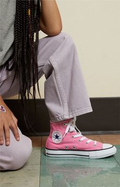 Online only! Rock classic Converse style with the timeless Kids Pink Chuck Taylor All Star High Top Shoes. Your fave sneakers now come in a super cute pink wash and have the same lace-up front and Converse branding. Canvas construction Lace-up front closure High top silhouette Converse branding Converse Kids Pink Chuck Taylor All Star Shoes size 12.5 Kids Pink All Star Outfit, Pink Hightop Converse, Princess Bubblegum Costumes, Pink Converse Outfit, Chuck Taylors Outfit, All Star Outfit, Girly Sneakers, Pink Chuck Taylors, Pink Chucks