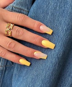 Yellow Nail, Summer Nail Designs, Casual Nails, Acrylic Nails Coffin Short, Yellow Nails, Classy Nails, Chic Nails