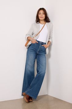 Lana Jean Wide Leg Outfit, Rectangle Body Shape, Wide Leg Jeans Outfit, Wide Legged Jeans, Look Jean, Leg Pants Outfit, Denim Skirt Outfits, Jean Flare, Night Wear