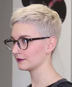 Short Pixie Over 50, Bi Haircut, Edgy Short Haircuts, Short Sassy Haircuts, Short Shaved Hairstyles