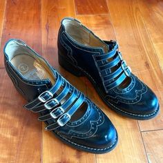 Beautiful, Discontinued Black Leather Fluevog Shoes. Great Vintage Condition With Minimal Wear. John Fluevog Shoes, Fluevog Shoes, John Fluevog, Mary Janes, Black Leather, Size 7, Buckle, Women Shoes, Leather