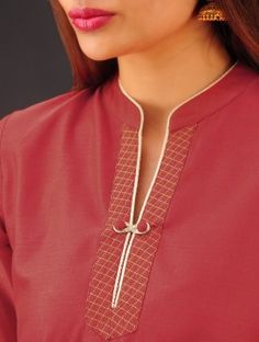 Red Chanderi Zari Stitch Detailed Tunic Neck Patterns For Kurtis, Detail Couture, Simple Tops, Indian Kurti, Kurta Patterns