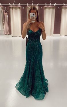 Emereld Prom Dress, Vestidos Color Verde Esmeralda, Dark Green Prom Dress, Green Prom Dress Long, Mermaid Formal Dresses, Senior Things, Prom Dress Inspo, Matric Dance, Green Prom