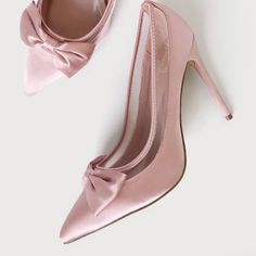 Size 9, Closed Toed Pink Heels With Bow. Gorgeous Satin Pink Sparkle Heels, Pink Heels With Bow, Pink Strap Heels, Baby Pink Heels, Pink Satin Heels, Flowy Fashion, Cobalt Blue Heels, Cork Heel Sandals, Block Heel Platform Sandals