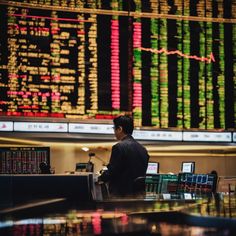 Asian Markets Show Mixed Results: Japanese Stocks Soar, Chinese Stocks Struggle Amidst COVID-19 Concerns

#Asianeconomies #Asianmarketstatistics #Asianmarkets #Chinesestocks #corporateearningsseasons #COVID19cases #financialmarkets #geopoliticaltensions #globaleconomicrecovery #HangSengIndex #investorsentiment #Japaneseequities #Japanesestocks #marketdynamics #marketsentiment #markettrends #Nikkei225 Asian Market, Economic Growth, Usa News, Financial Markets, Marketing Trends, Shanghai, Hong Kong, Japan