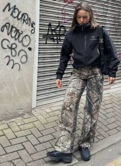 Outfit Idea Aesthetic, Gorpcore Fashion, Idea Aesthetic, Aesthetic 2024, Cold Outfits, Streetwear Fashion Women, Street Style Outfit, Outfit Idea, Fall Winter Outfits