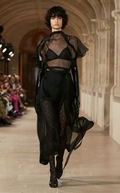 Victoria Beckham Collection, Circle Top, Spring 2023 Ready To Wear, Mesh Fashion, 2023 Ready To Wear, Dion Lee, Christopher Kane, Draped Dress, Spring Trends