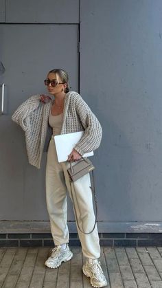 Loungewear Outfits, Skandinavian Fashion, Pastel Outfit, Uni Outfits, Cold Outfits, Neue Outfits, Paris Outfits, Health Knowledge, Looks Street Style