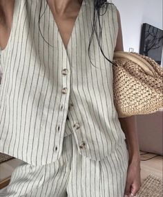 Vest Street Style, Linen Fashion, Stylish Women Fashion, Elegante Casual, Cooler Look, Closet Fashion, Outfit Summer, Girls Fashion