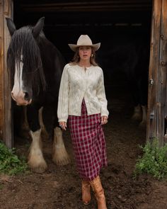 Winter Farm Outfit, 70s Western Aesthetic, Fall Country Outfits, Courtney Steeves, Fall Western Outfits, Western Casual Outfits, October Photoshoot, Fall Cowgirl, Country Fall Outfits