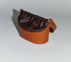 Leather Baskets, Varun Bahl, Bag Styling, Leather Bucket Hat, Vacuum Bag, Cool Bags, Bucket Bags, Diy Pillows