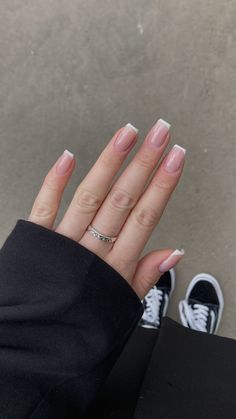 French White Nails Short, Natural French Tip Gel Nails, Nails Inspo Aesthetic Square, Straight French Nails, Square French Nails Short, Square French Nails With Design, French Nail Square, French Gel Manicure Short Natural Nails Design, Nails Square Short French