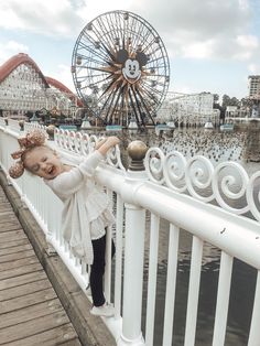 Disney Land Pictures, Disneyland Pics, Disneyland Ideas, Disneyland Photography, Disneyland Secrets, Disneyland Planning, Disney Adult