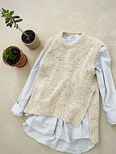 Yun Maple Vest pattern by Yun Jeong Knit Vest Outfits For Women, Knit Vest Pattern Women, Knit Vest Outfit, Vest Outfits For Women, Gilet Crochet, Knit Vest Pattern, Vest Pattern, Knitted Tops, Sweater Knitting Patterns