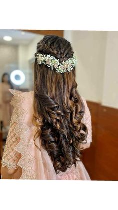 Indian Reception Hairstyles, Reception Hairstyles Indian Brides, Engagement Party Casual, Reception Hairstyles Indian, Bun Braid, Hairstyles For Brides, Reception Hairstyles, Simple Bun, Bridal Hairstyle Indian Wedding