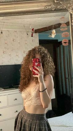 Long Curly Hair, Healthy Food Recipes Easy Lunch, Mode Ulzzang, Hairdos For Curly Hair, Curly Hair Inspiration, Dream Hair, Curly Girl, Aesthetic Hair